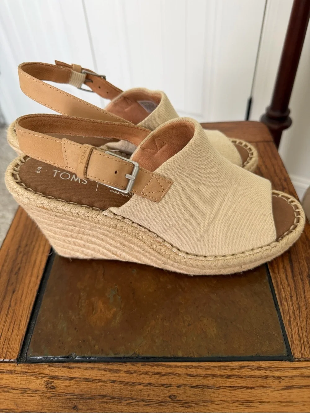 Toms canvas upper